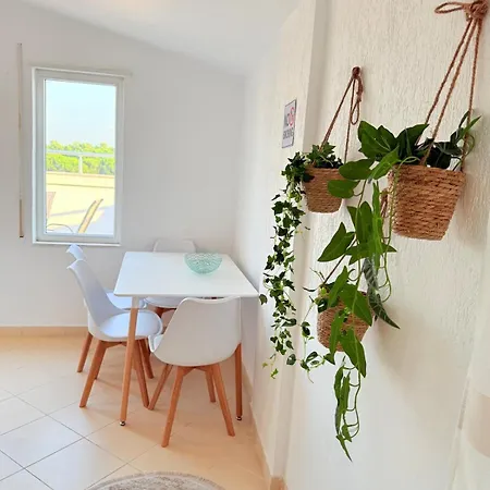 Hl- Steps To The Sea Apartman
